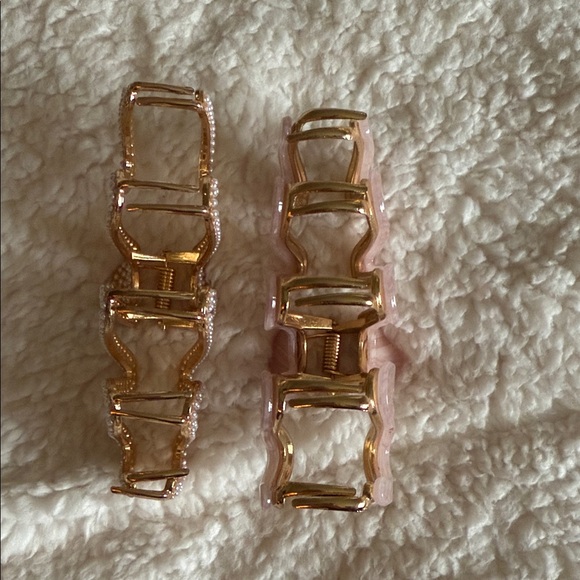 T.J.Maxx Pink and Gold Hair Clips Set - Picture 3 of 4